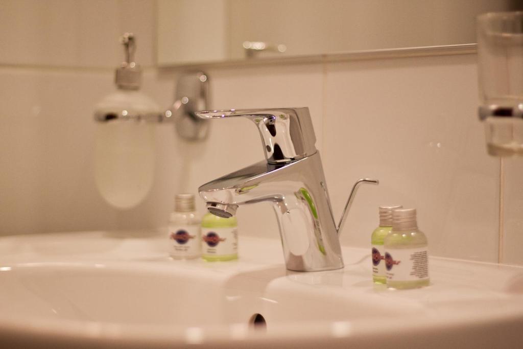 Road Star Hotel Dnipro Phòng bức ảnh