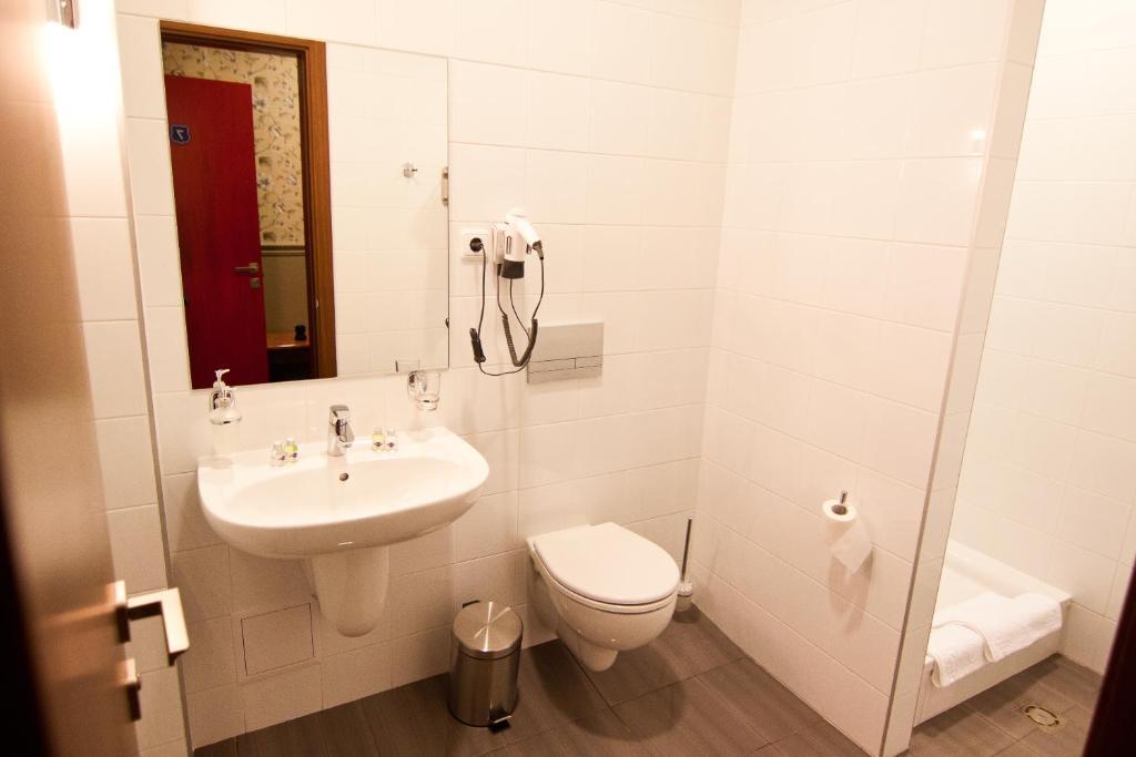 Road Star Hotel Dnipro Phòng bức ảnh
