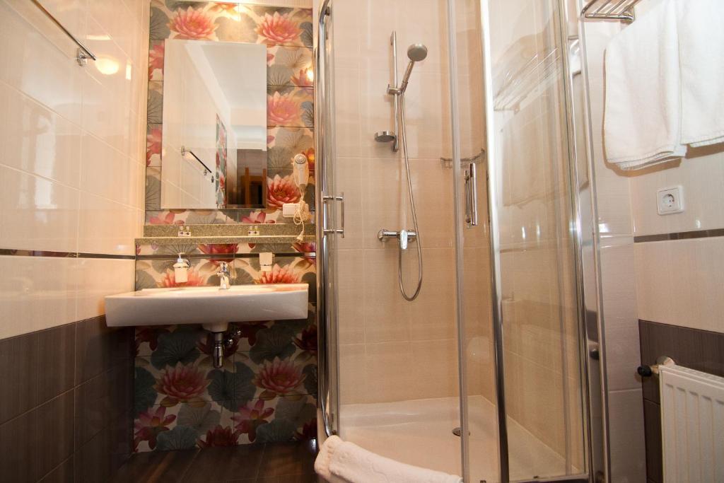 Road Star Hotel Dnipro Phòng bức ảnh
