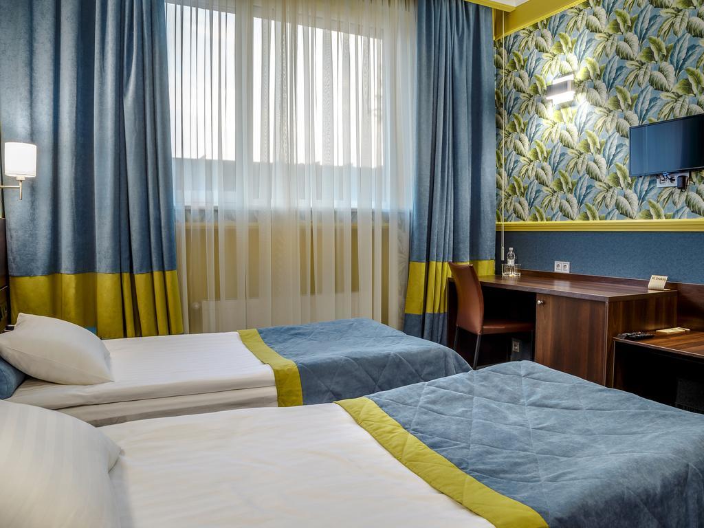 Road Star Hotel Dnipro Ngoại thất bức ảnh