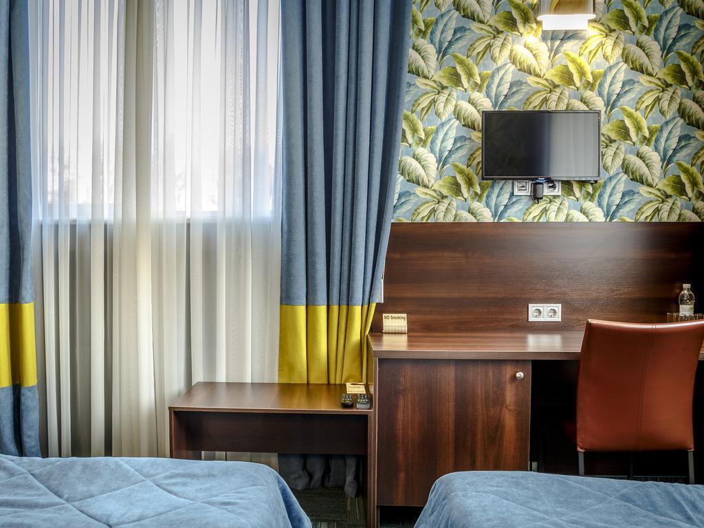 Road Star Hotel Dnipro Ngoại thất bức ảnh