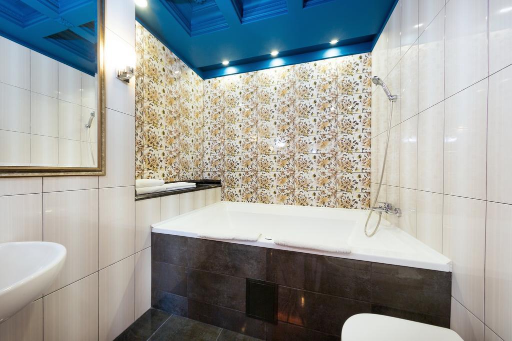 Road Star Hotel Dnipro Ngoại thất bức ảnh