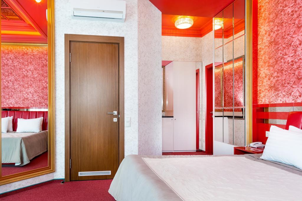 Road Star Hotel Dnipro Ngoại thất bức ảnh