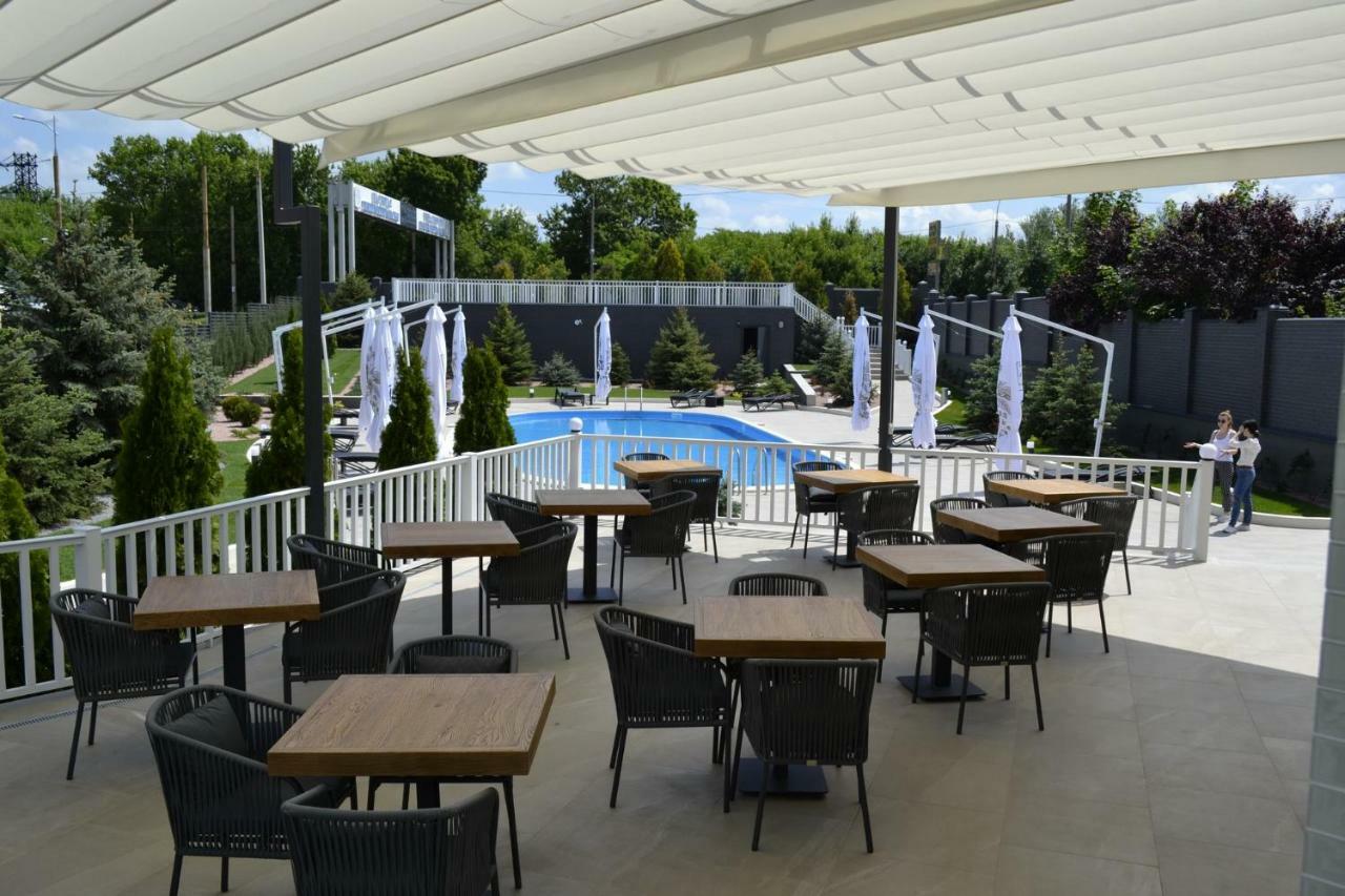 Road Star Hotel Dnipro Ngoại thất bức ảnh
